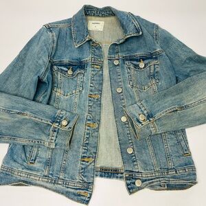 Old Navy Womens Distressed Jean Jacket  Size medium
